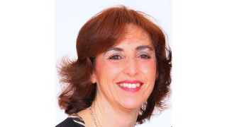 Ms Caroline Curtis